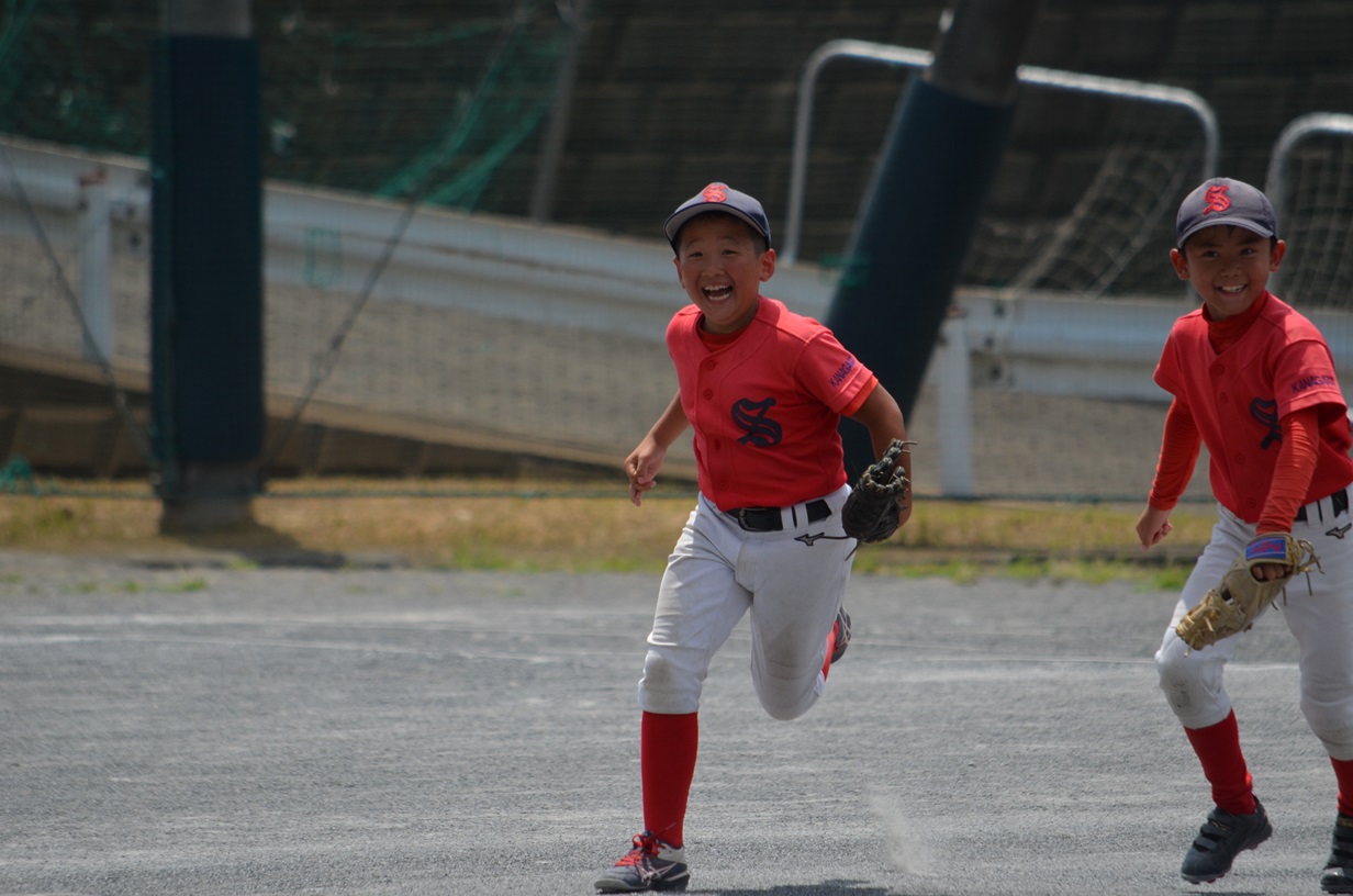 
センターからの大遠投で、2塁ランナーをアウトに！　打っても2安打で今日の主役でしたね！
