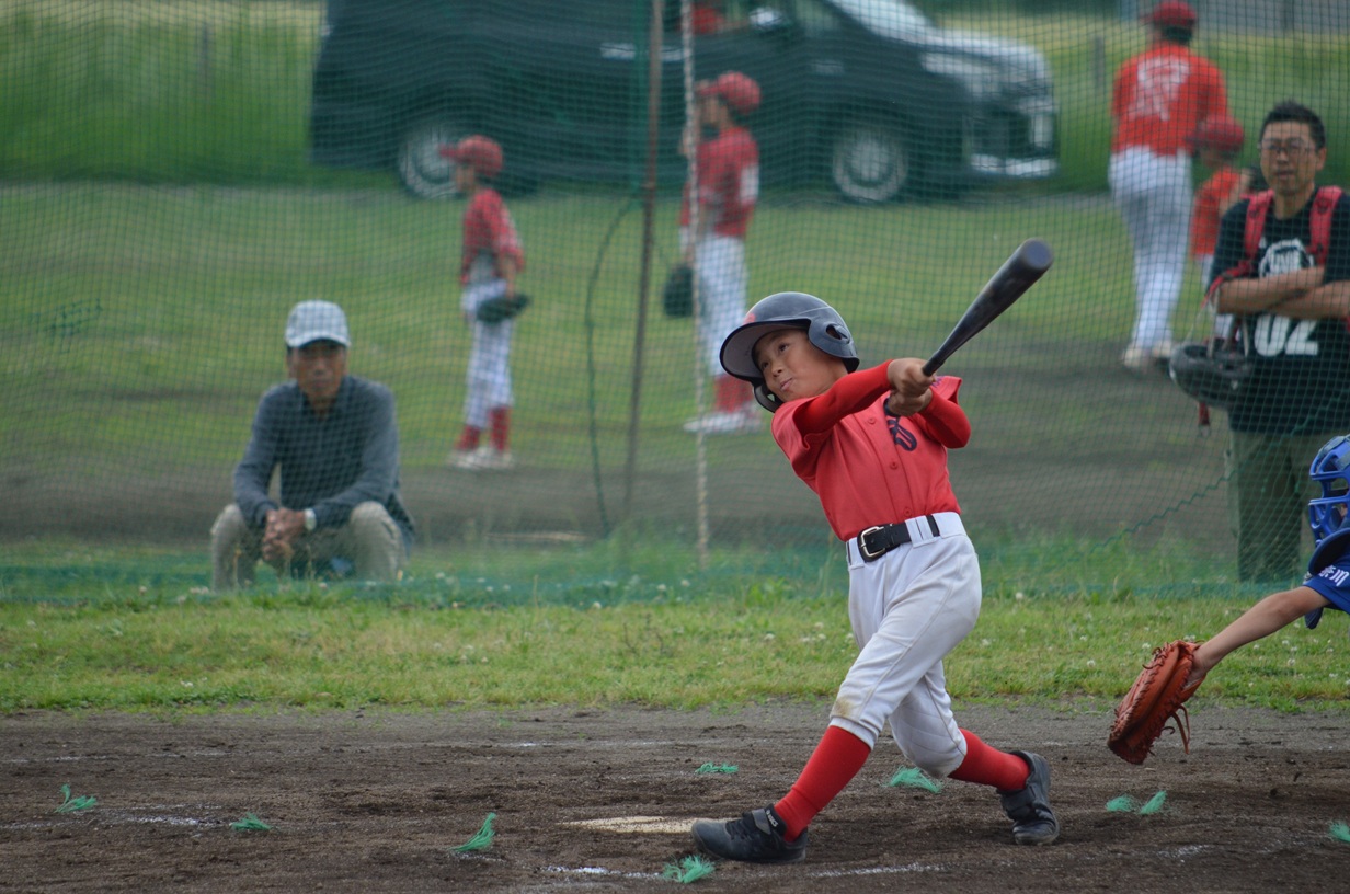 
カキーン！　試合の流れを大きく変えるスリーベースヒット＆ツーベースヒット炸裂ーーー！　ナイスバッティングでした！
