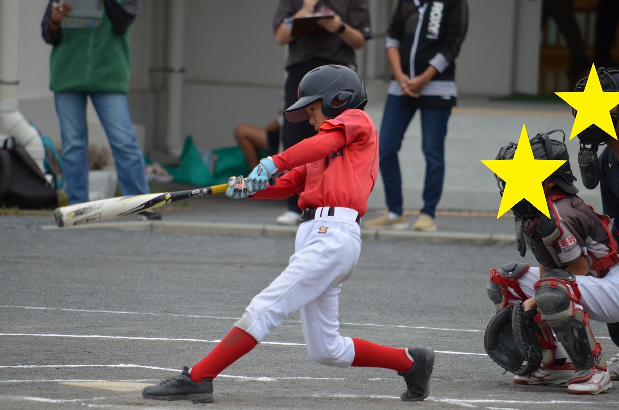 
セカンドを抜けた打球が右中間も抜けたぁ！　快足を飛ばしてイッキにホームイーーーン！　ナイスバッティング＆ナイスランでした！

