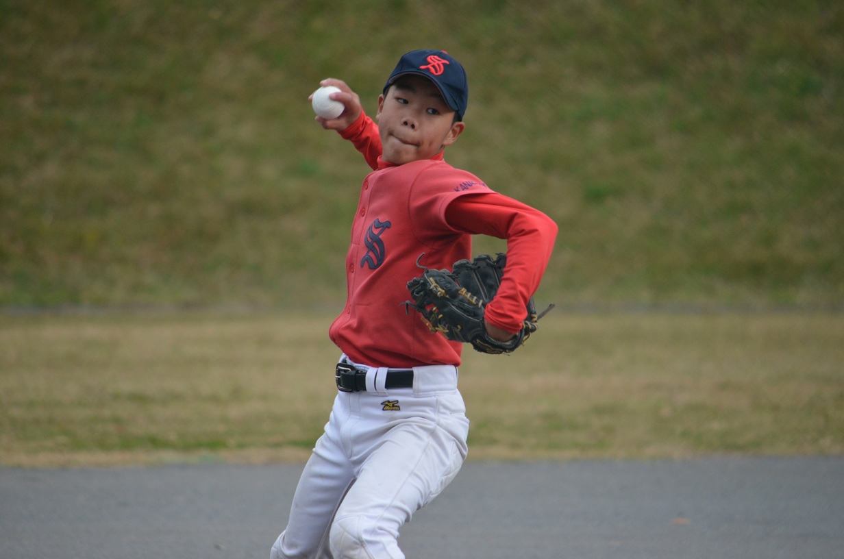 
4回2/3 無失点！　今のチームの大黒柱として、長いイニングを投げることが期待されるプレッシャーの中、しっかりと結果を残すナイスピッチングでした！
