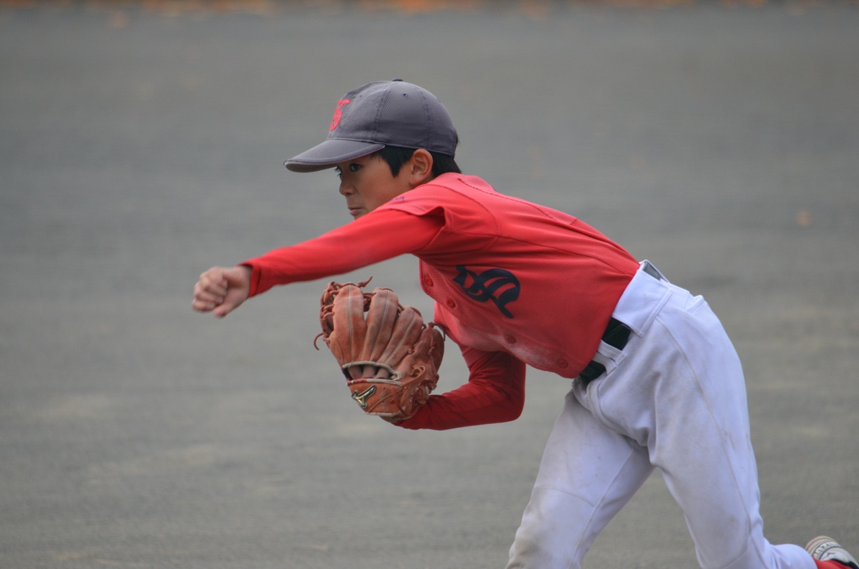 
2回表 3四球で迎えたノーアウト満塁のピンチを無失点に抑える粘りの投球！　こういう場面を沢山乗り越えてタフなハートを身に付けて欲しいですね！
