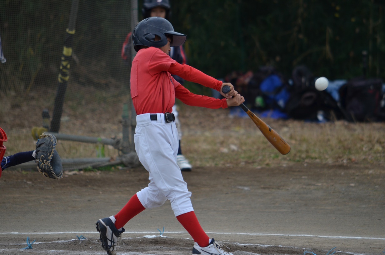 
カキーン！と先制のタイムリーヒット！　ナイスバッティングでした！
